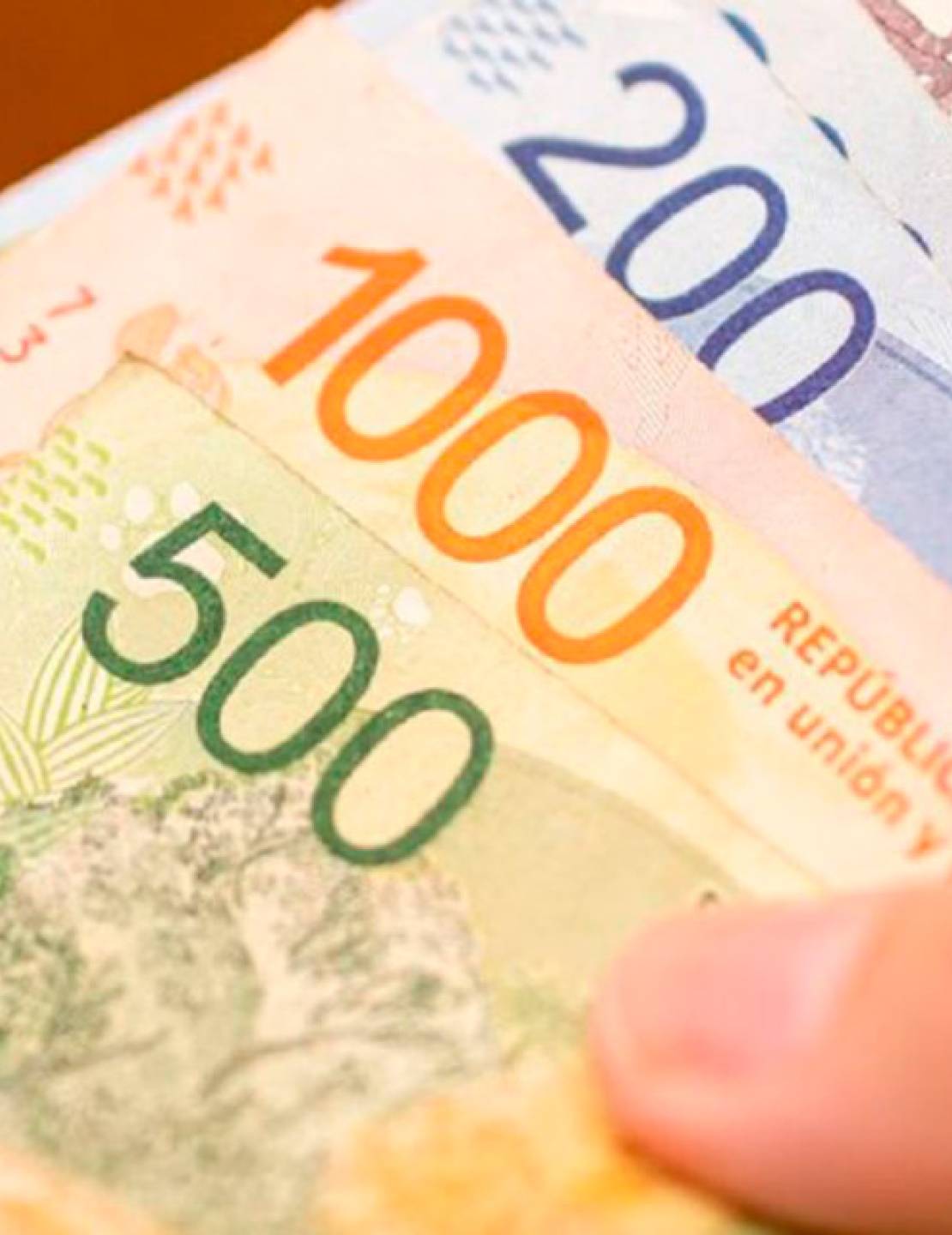 Paritarias agosto: incrementos salariales, sumas no remunerativas y escalas vigentes